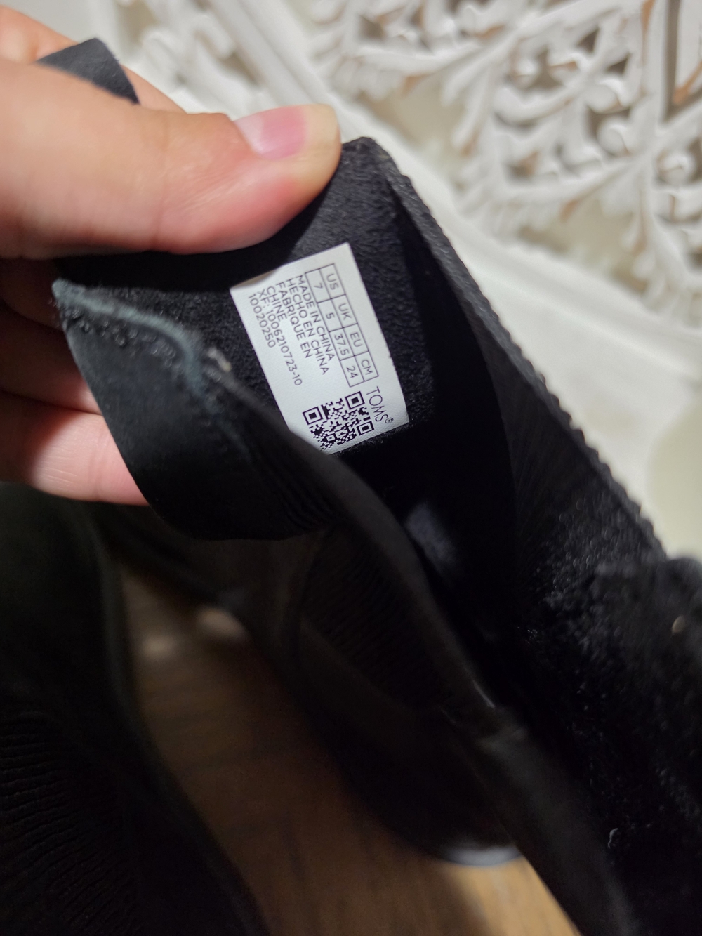Toms Black Chelsea Lug Sole Boots - Womens Size 7 - Picture 7 of 7